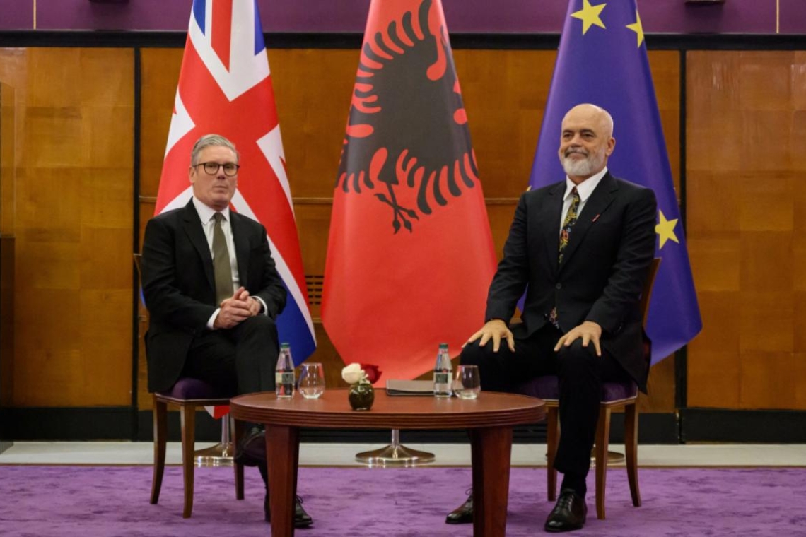 https://www.parapolitika.gr/images/640x360/jpg/files/2025-05-15/starmer-bretania-prwthypourgos.jpg